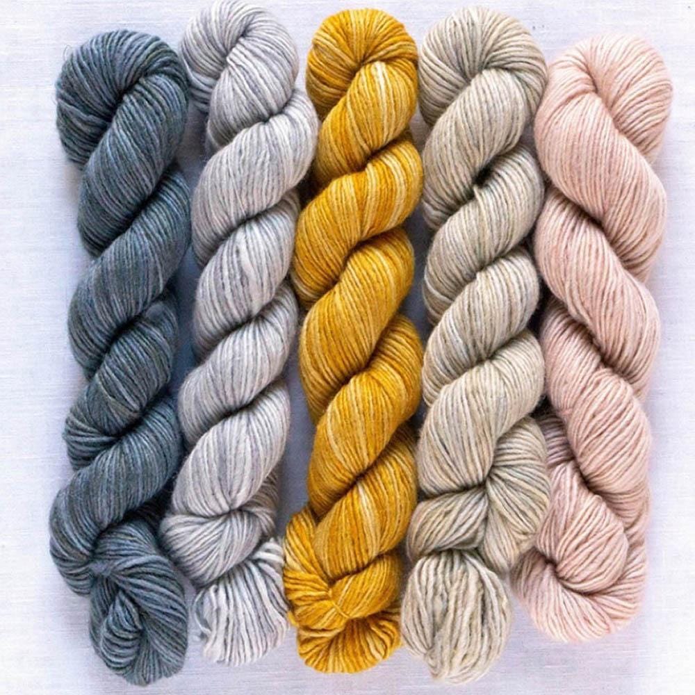 Manos del Uruguay Silk Blend Fino Minis - BONIFAKTUR