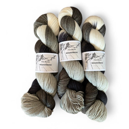 Atelier Franziska Uhl Fine Merino Sock - BONIFAKTUR - Weidenmeise - Atelier Franziska Uhl Atelier Franziska Uhl Fine Merino Sock Weidenmeise