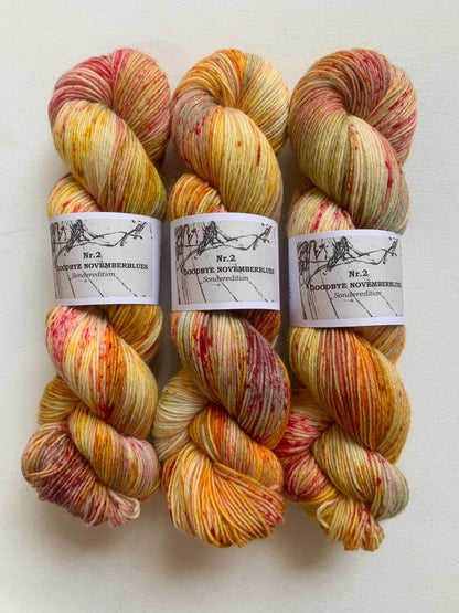 Atelier Franziska Uhl Handgefärbte Sockenwolle - BONIFAKTUR - Goodbye Novemberblues 2 - Atelier Franziska Uhl Atelier Franziska Uhl Handgefärbte Sockenwolle Goodbye Novemberblues 2