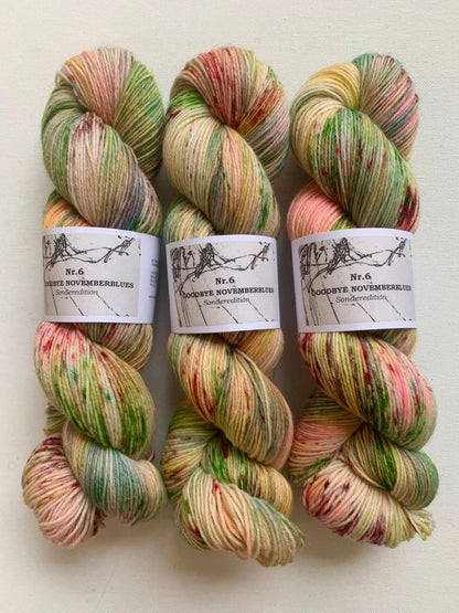 Atelier Franziska Uhl Handgefärbte Sockenwolle - BONIFAKTUR - Goodbye Novemberblues 6 - Atelier Franziska Uhl Atelier Franziska Uhl Handgefärbte Sockenwolle Goodbye Novemberblues 6