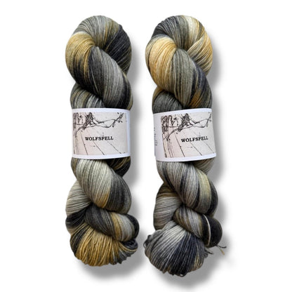 Atelier Franziska Uhl HANDGEFÄRBTE SOCKENWOLLE - TRUE SOCK - BONIFAKTUR - Wolfsfell - Atelier Franziska Uhl HANDGEFÄRBTE SOCKENWOLLE - TRUE SOCK