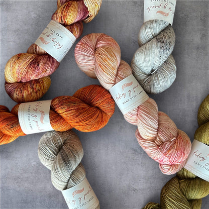 Feliz y Punto Feliz y Punto Merino Singles