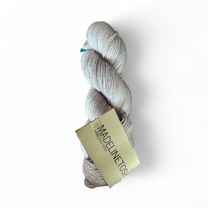 Madelinetosh Tosh Merino Light - BONIFAKTUR - Dustweaver - Madelinetosh Madelinetosh Tosh Merino Light Farben A - H Dustweaver