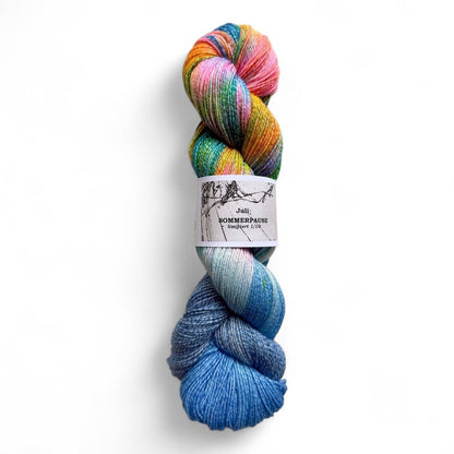 On The Socks 2025 - BONIFAKTUR - JULI - SOMMERPAUSE - Atelier Franziska Uhl On The Socks 2025 JULI - SOMMERPAUSE